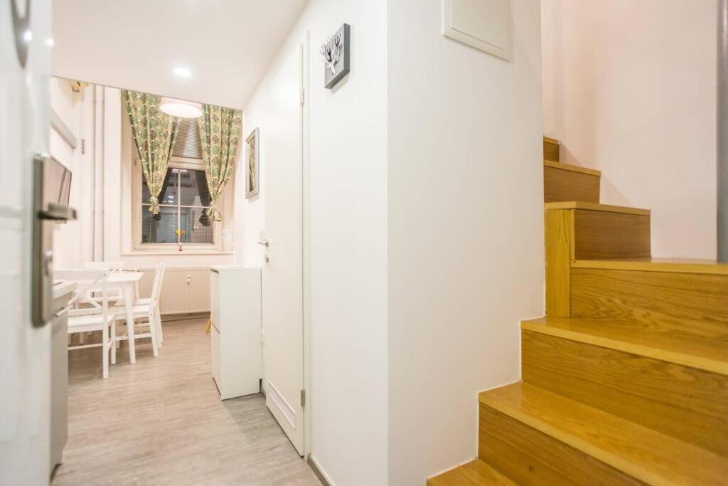 Apartma N'Poznam Tobacna Liubliana Exterior foto