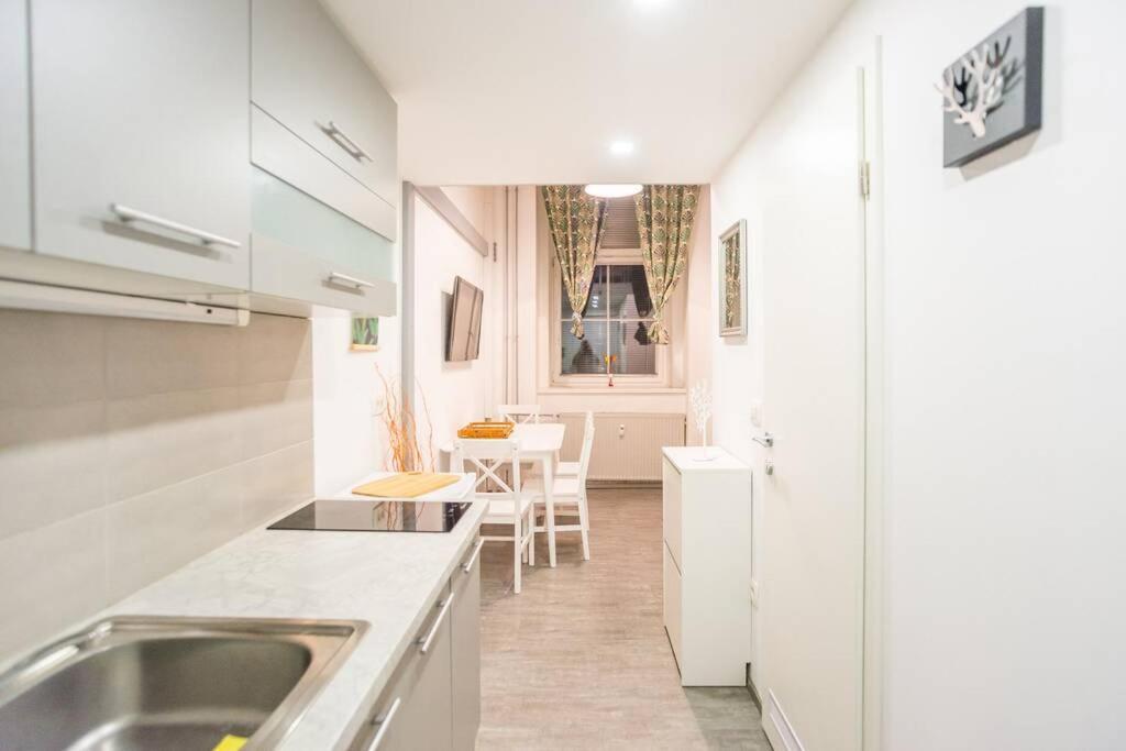 Apartma N'Poznam Tobacna Liubliana Exterior foto